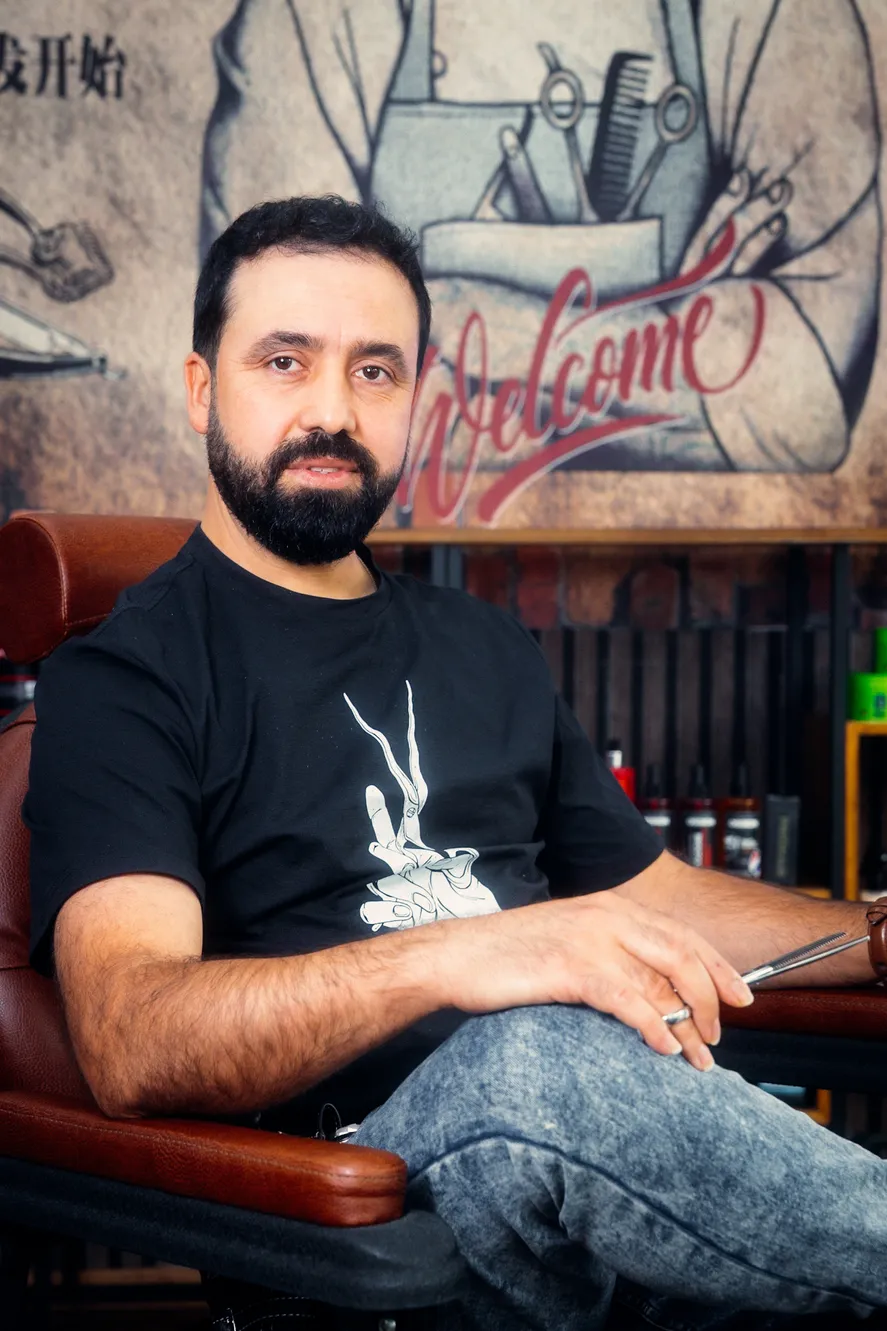 Hogir — Barber bei Haarstudio Figaro